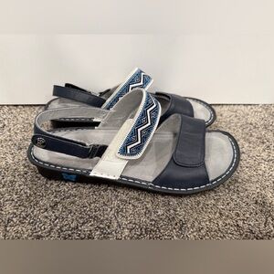 allegria verona blue aztec sandals size 42 EUC